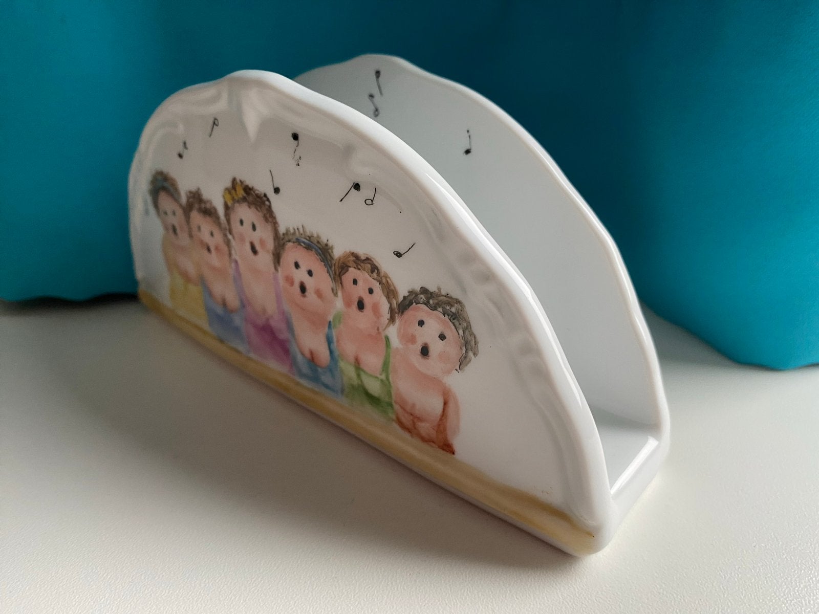 Servethouder met handbeschilderde dikke dames, Huis en Inrichting, Ophalen of Verzenden, Zo goed als nieuw, Meerkleurig, Steen/keramiek