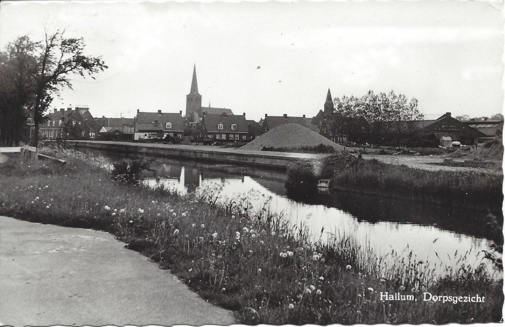 Hallum (Frl.) Dorpsgezicht, gelopen 1966, Ophalen of Verzenden, 1960 tot 1980, Gelopen, Friesland