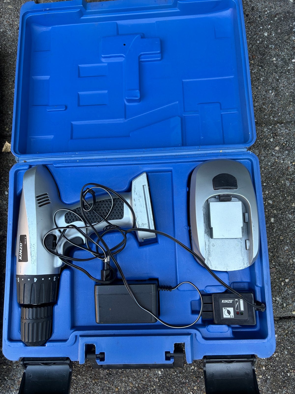 Kinzo Boor- en Schroefmachine 18V met oplader en koffer, Doe-het-zelf en Verbouw, Ophalen of Verzenden, Gebruikt, Minder dan 400 watt