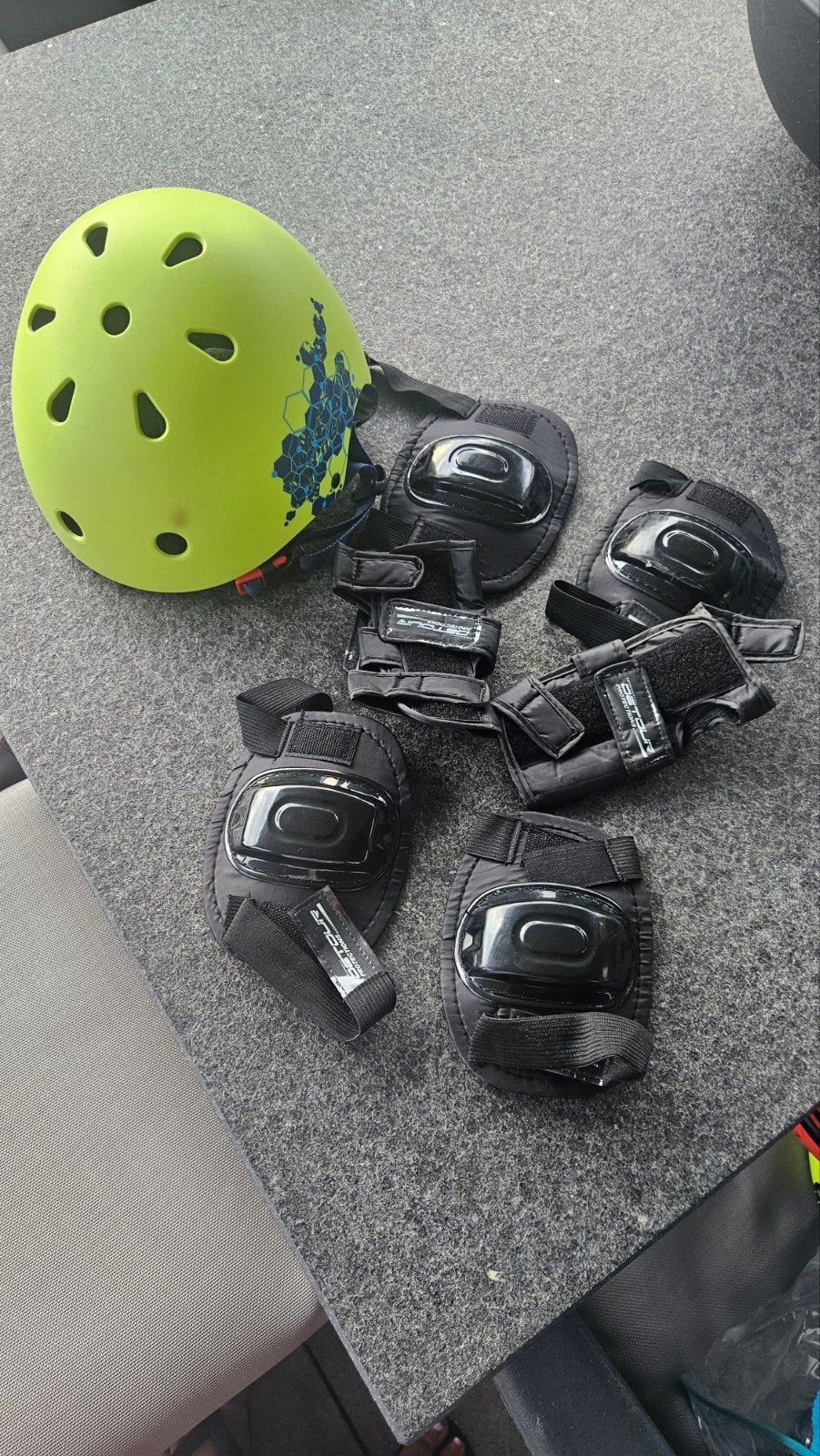 Beschermset: Helm en Beschermers voor Inline Skates/Skateboa, Ophalen of Verzenden