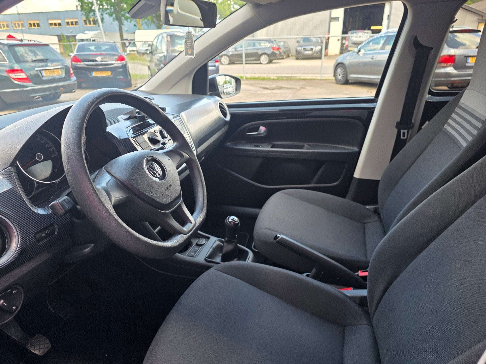 Foto 16 van Volkswagen Up! 1.0 BMT move up!