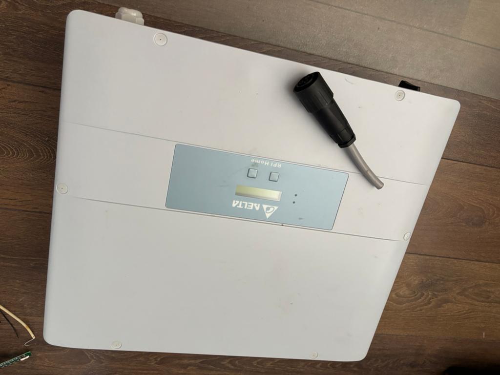 Omvormer delta RPI home, Ophalen of Verzenden, Zo goed als nieuw