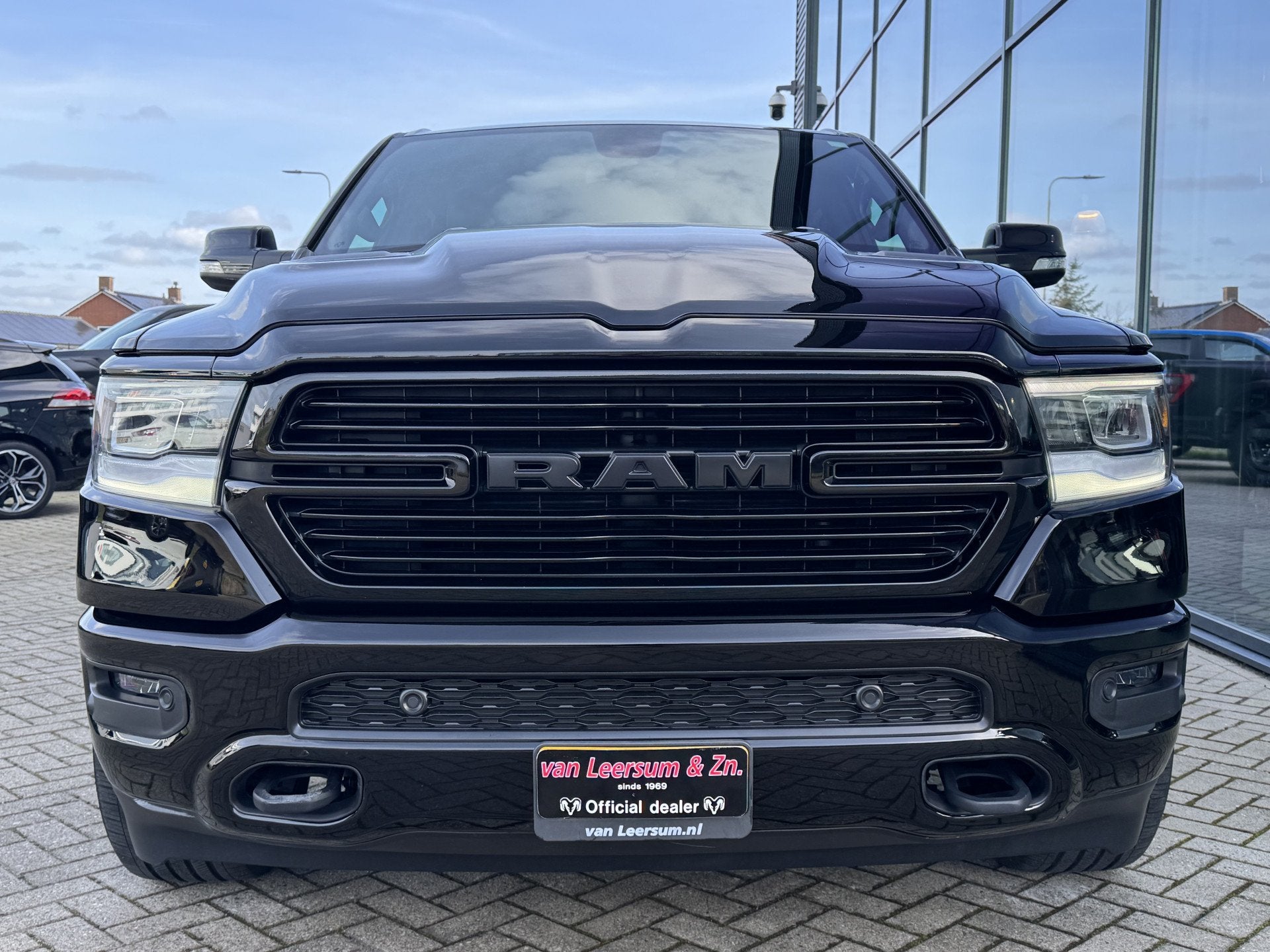Dodge Ram 1500 5.7 V8 4x4 Crew Cab Laramie Sport | Alpine |, Automaat, Gebruikt, 5654 cc, 402 pk