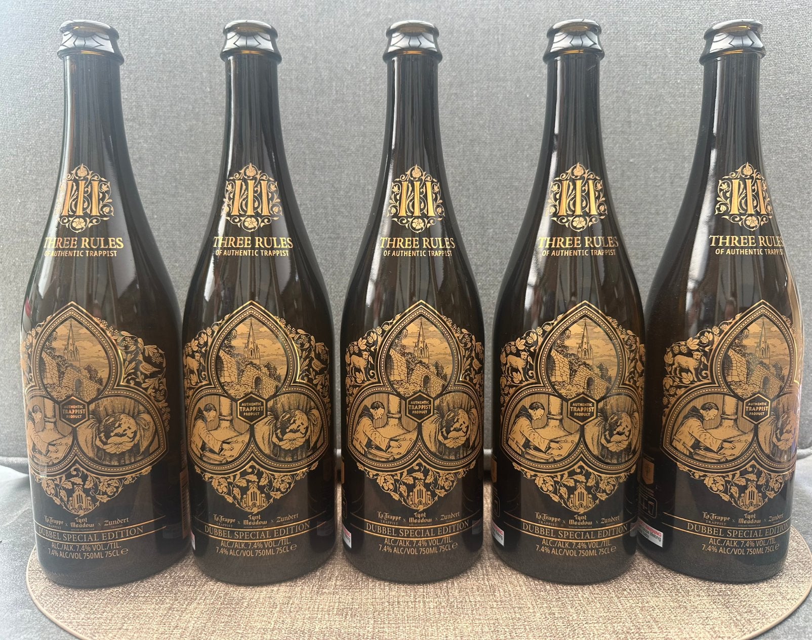 La Trappe Three Rules Trappist lege bierflessen 5 stuks, Verzamelen, Biermerken, Ophalen of Verzenden, Zo goed als nieuw