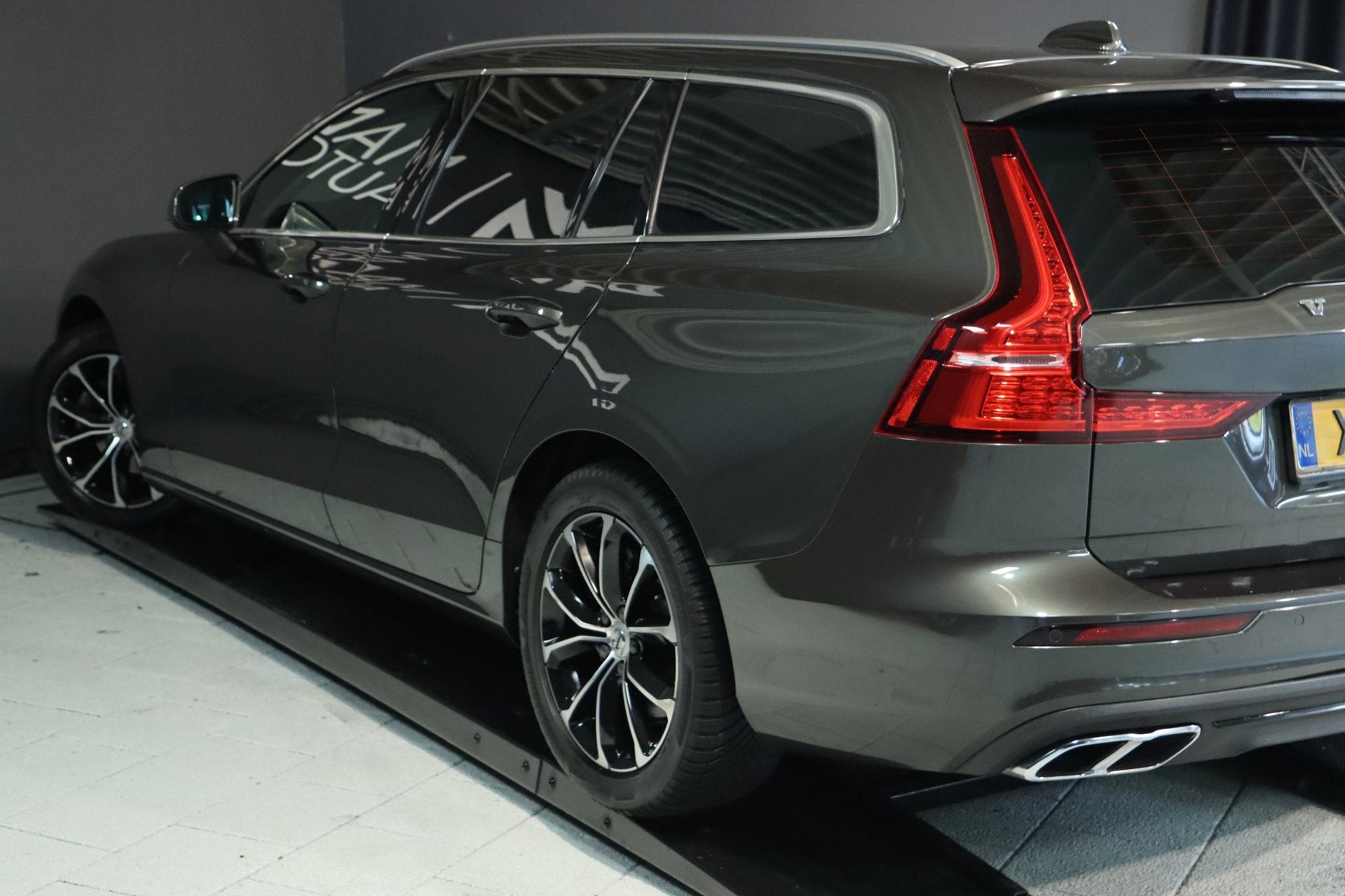 Volvo V60 2.0 D3 Momentum / NAP / CRUISE / CARPLAY / PDC VOO, Auto's, Volvo, Voorwielaandrijving, Gebruikt, 4 cilinders, 23 km/l