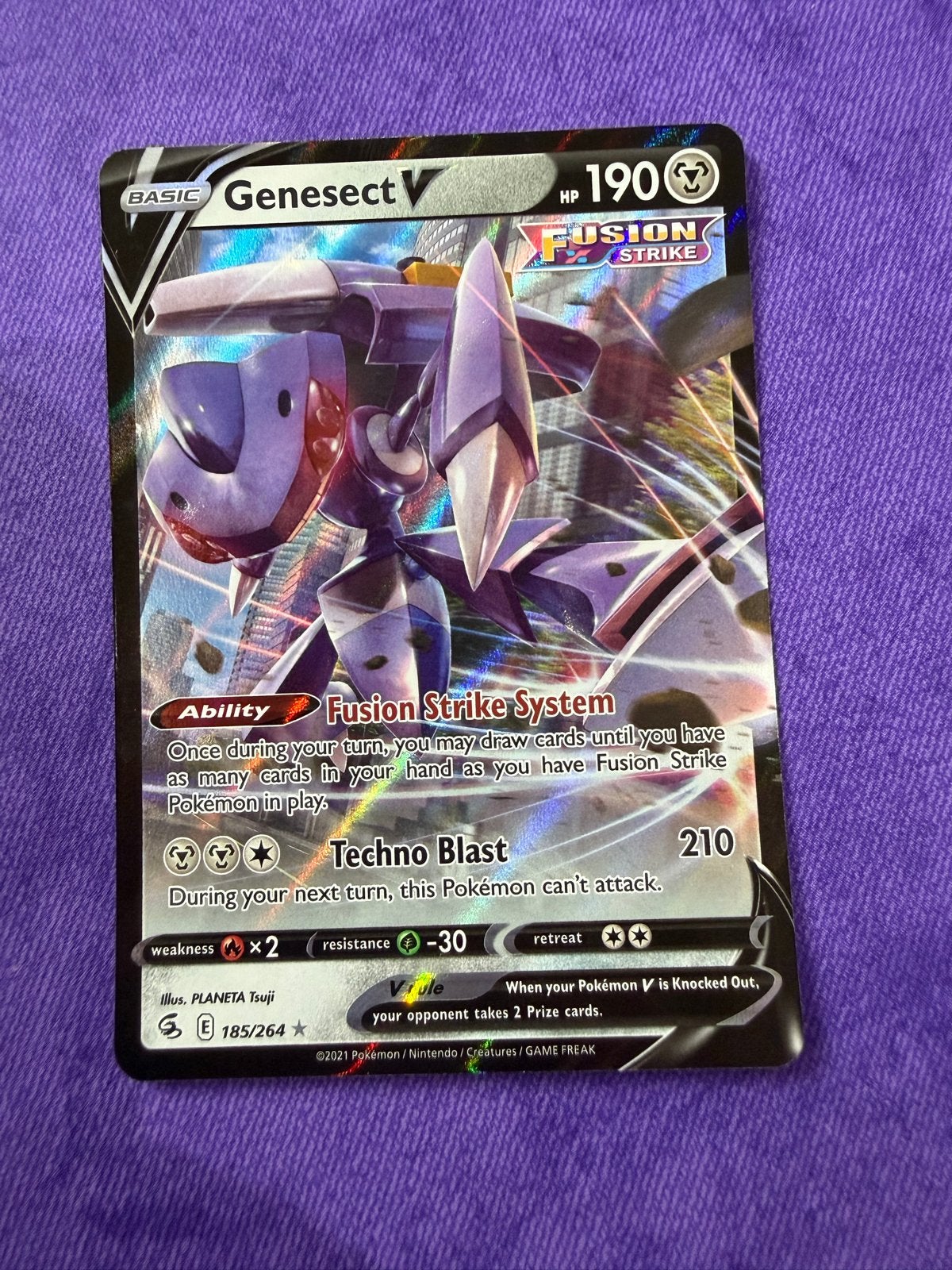 Genesect V 185/264 Fusion Strike Pokémon Kaart, Ophalen of Verzenden, Zo goed als nieuw, Losse kaart, Foil