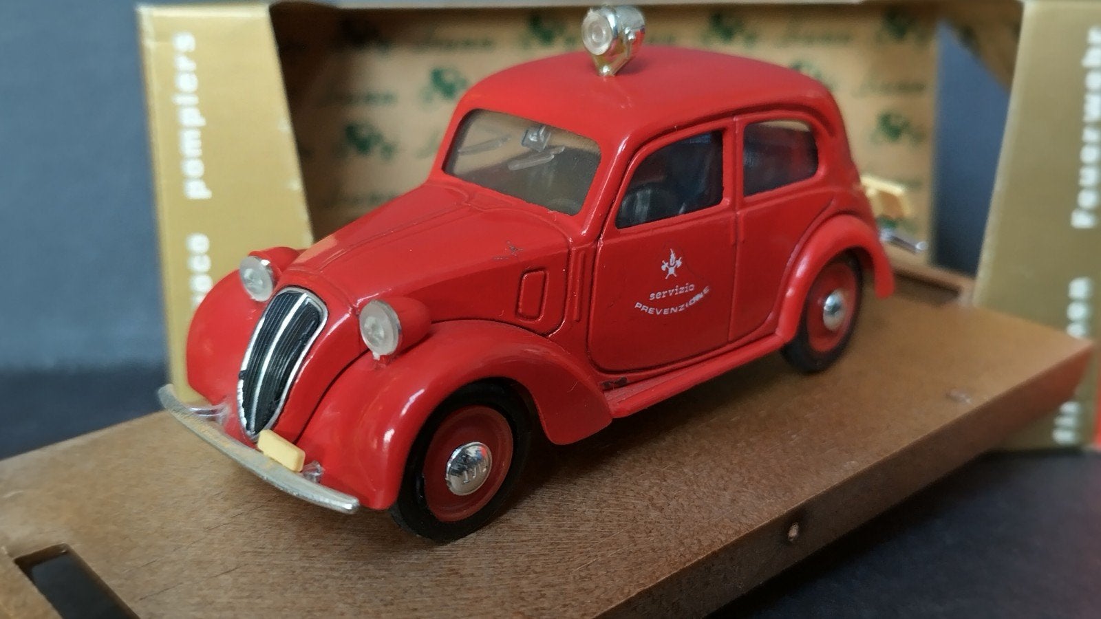 Fiat 508 C 1100 Berlina Brandweer 1:43 Brumm Pol, Hobby en Vrije tijd, Modelauto's | 1:43, Overige merken, Auto, Verzenden, .