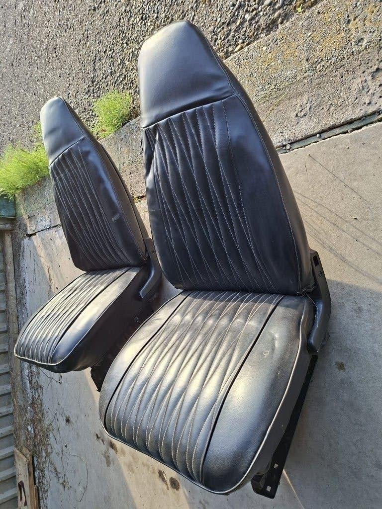 Bucket seats b-body mopar dodge charger, Auto-onderdelen, Ophalen, Gebruikt, Amerikaanse onderdelen