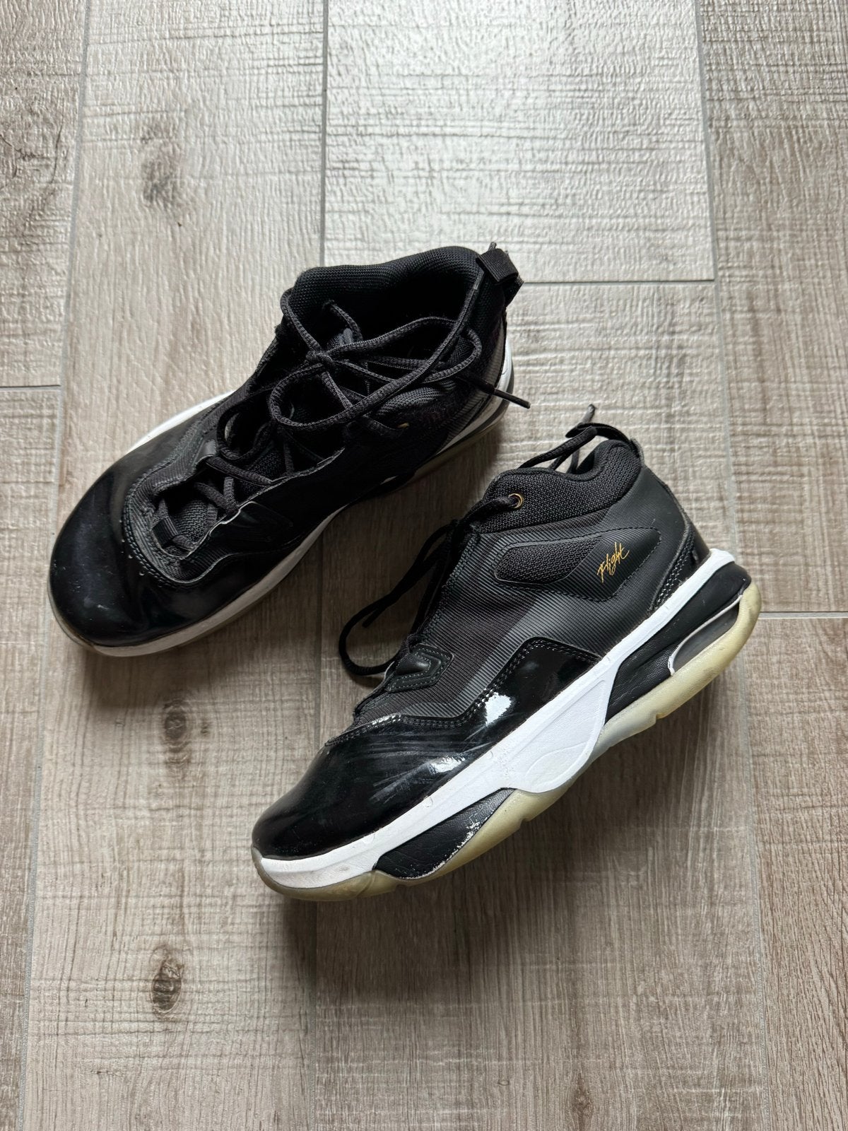 Nike Jordan Stay Loyal 3 GS Maat 38 Zwart/Wit/Goud Sneakers, Verzenden, Zwart, Sneakers of Gympen, Gedragen