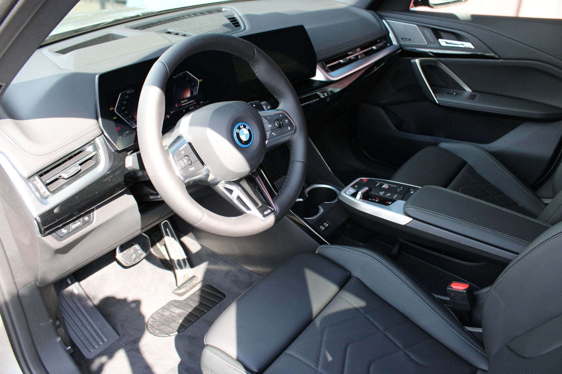 BMW X1 xDrive30e M Sport Automaat / Panoramadak / Trekhaak /, Stoelverwarming, Zwart, Leder, Bedrijf
