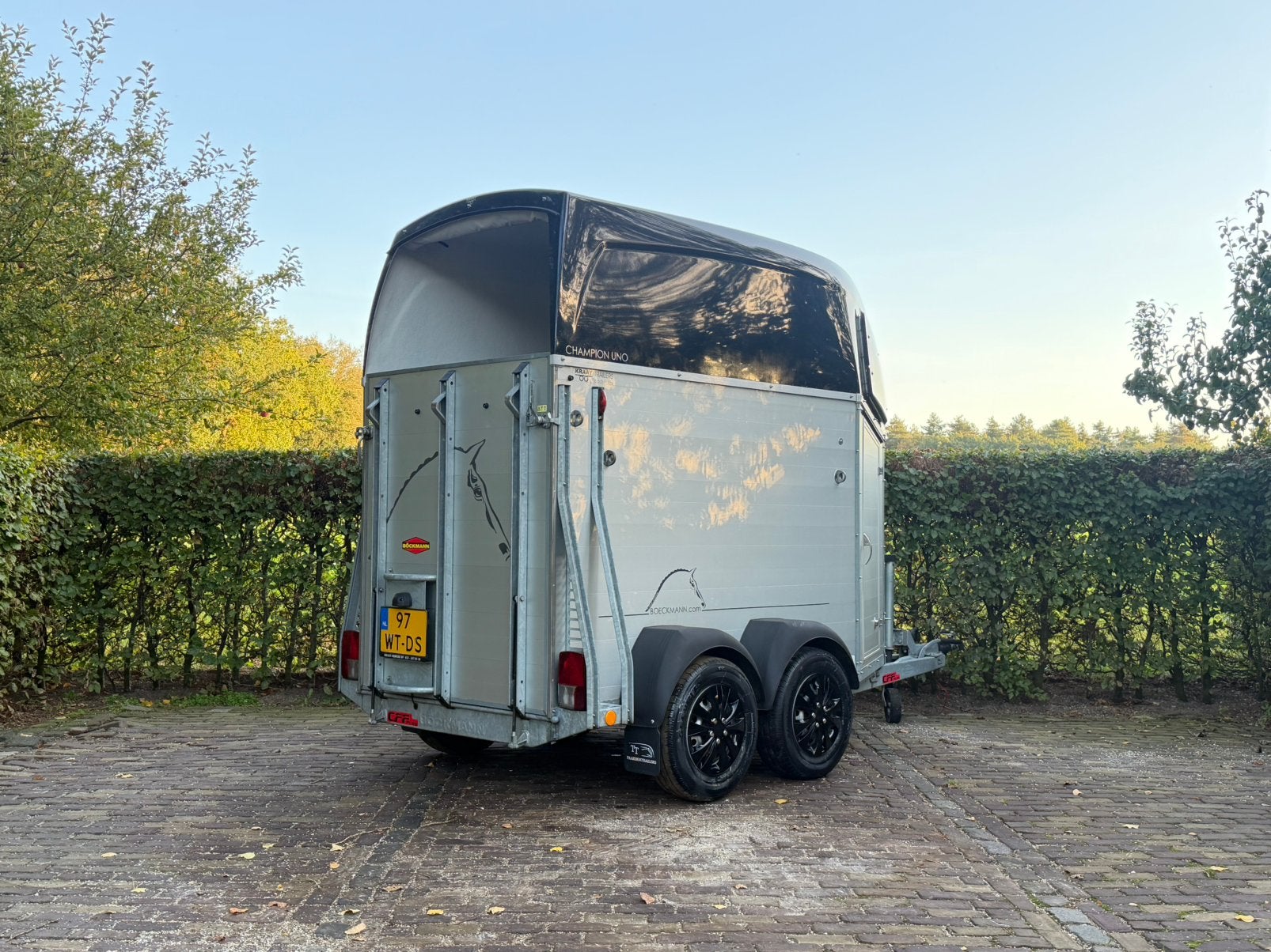 Zeer mooie Bockmann uno 1.5 paards vol aluminium, zadelkamer, Ophalen, Aluminium, Zo goed als nieuw, Info@ttpaardentrailers.nl