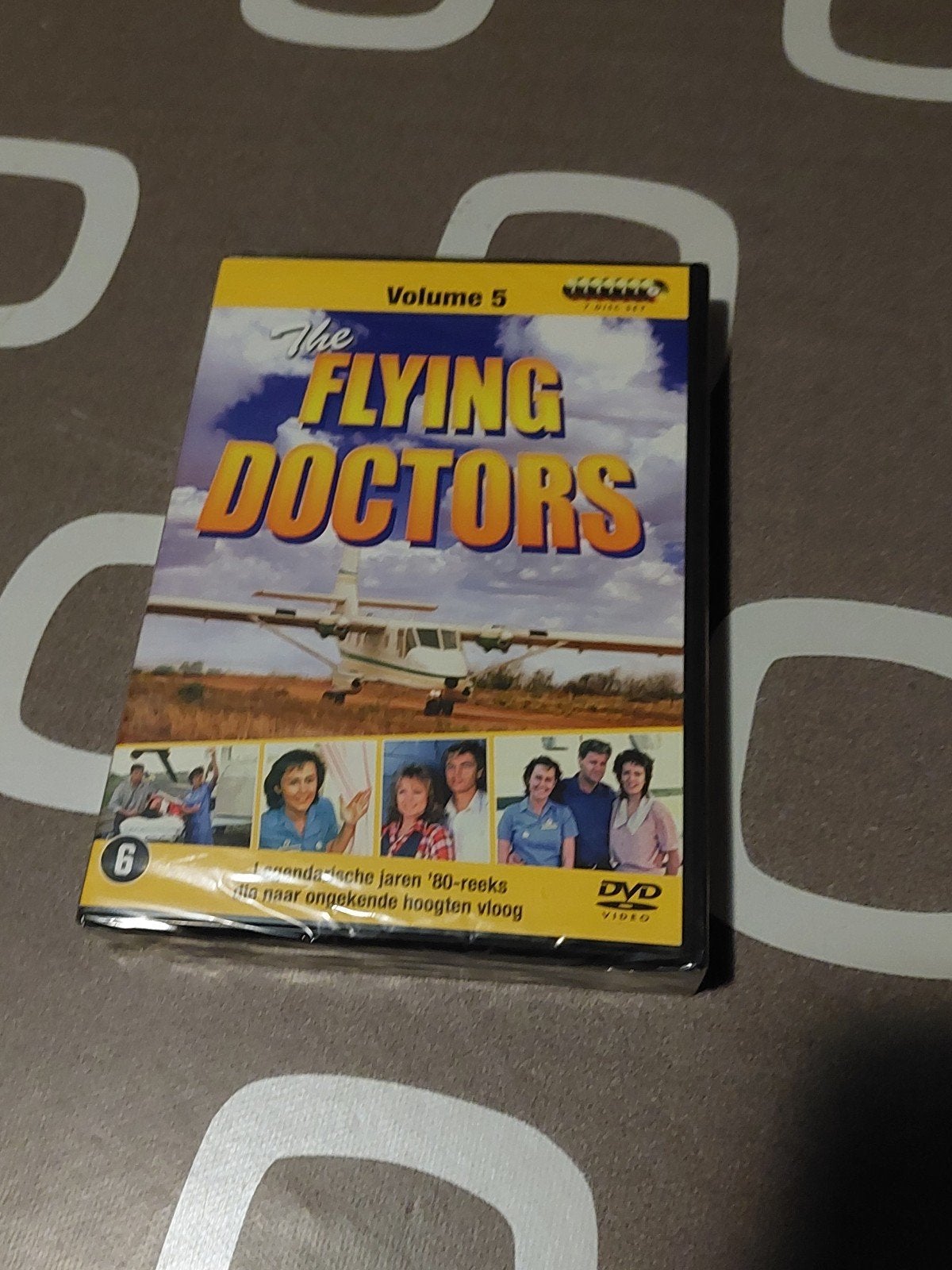 The Flying Doctors. 7 Dvd's. Volume 5. Nieuw In Verpakking., Engels, Nederlands, Ophalen of Verzenden, Komedie