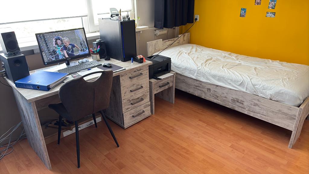 Bed met bureau en nachtkastje - Complete set, Huis en Inrichting, Slaapkamer | Bedden, Ophalen, Gebruikt, 90 cm, 200 cm