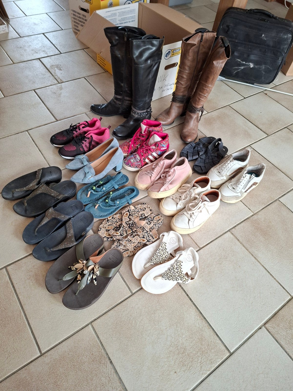Grote partij schoenen (38-39) Adidas, Flip-flop, M, Ophalen, Gedragen, Overige kleuren, Sneakers of Gympen