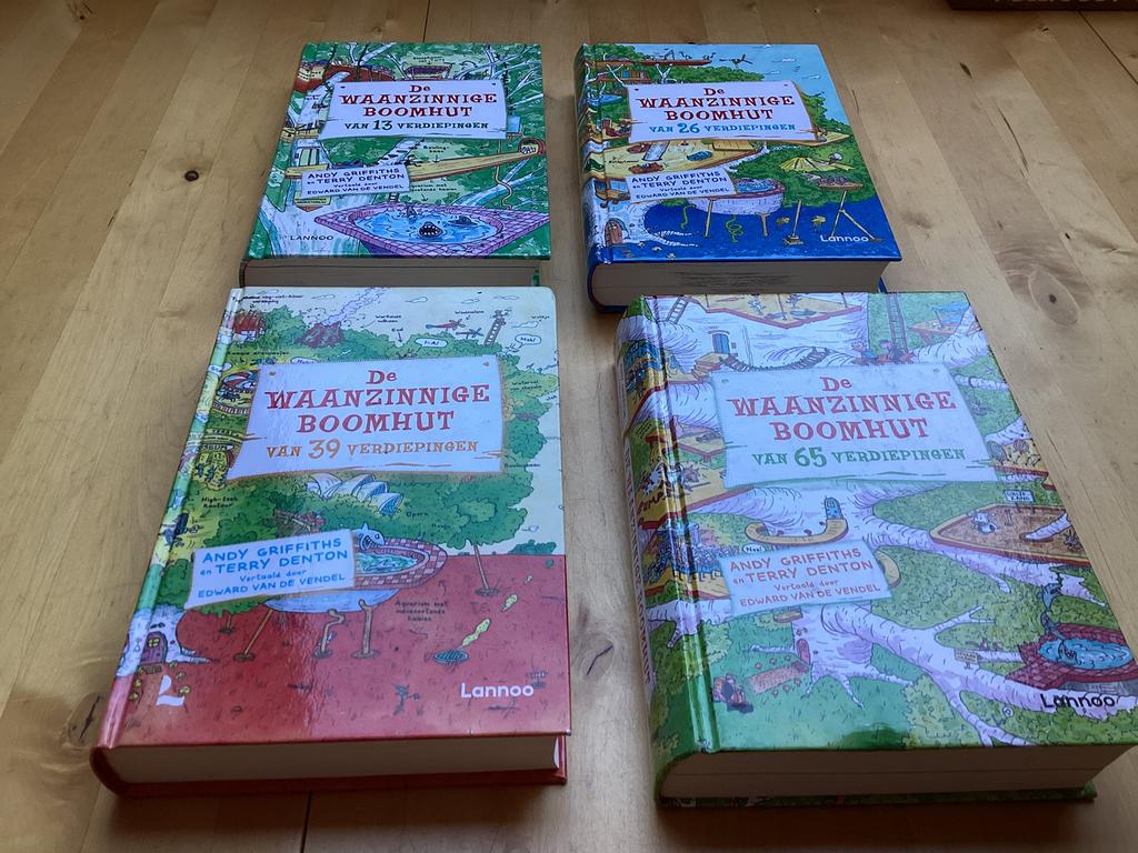 4 x de waanzinnige boomhut met 13-26-39-65 verdiepingen, Boeken, Ophalen of Verzenden