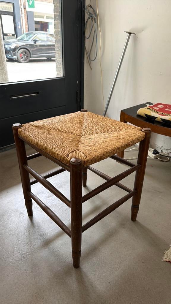 Vintage houten kruk met biezen zitting, Franse kruk, Huis en Inrichting, Krukjes, Ophalen, Gebruikt, I, I