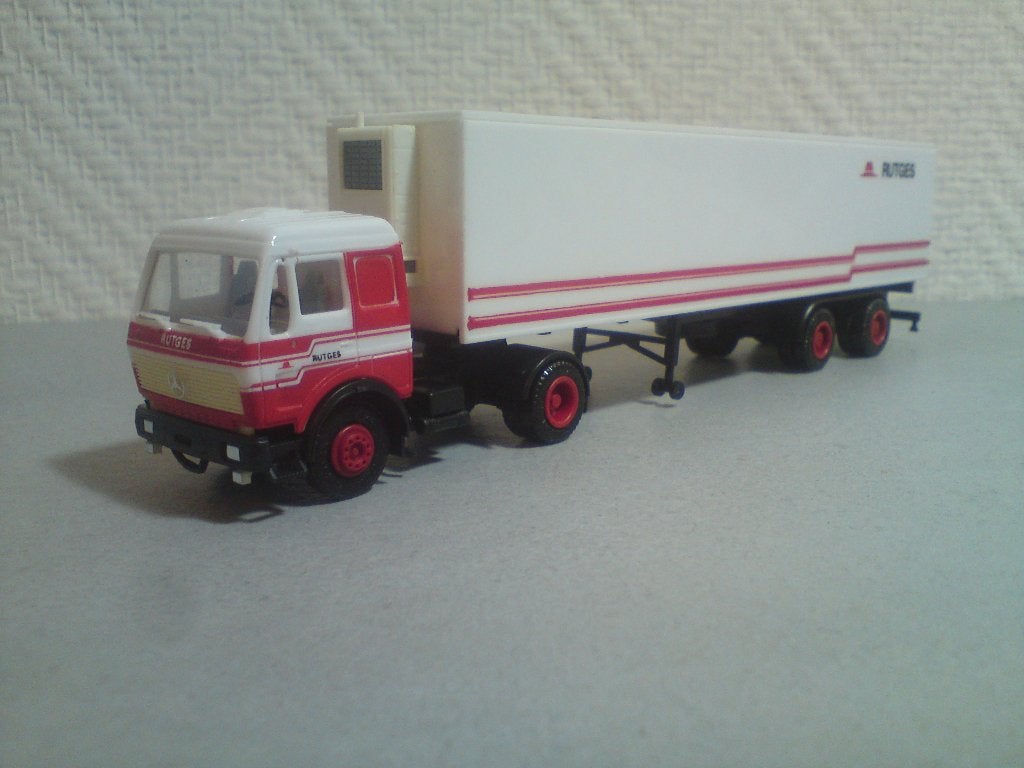 Herpa Mercedes NG dichte trailer Rutges., Hobby en Vrije tijd, Modelauto's | 1:87, Ophalen of Verzenden, Zo goed als nieuw, Bus of Vrachtwagen