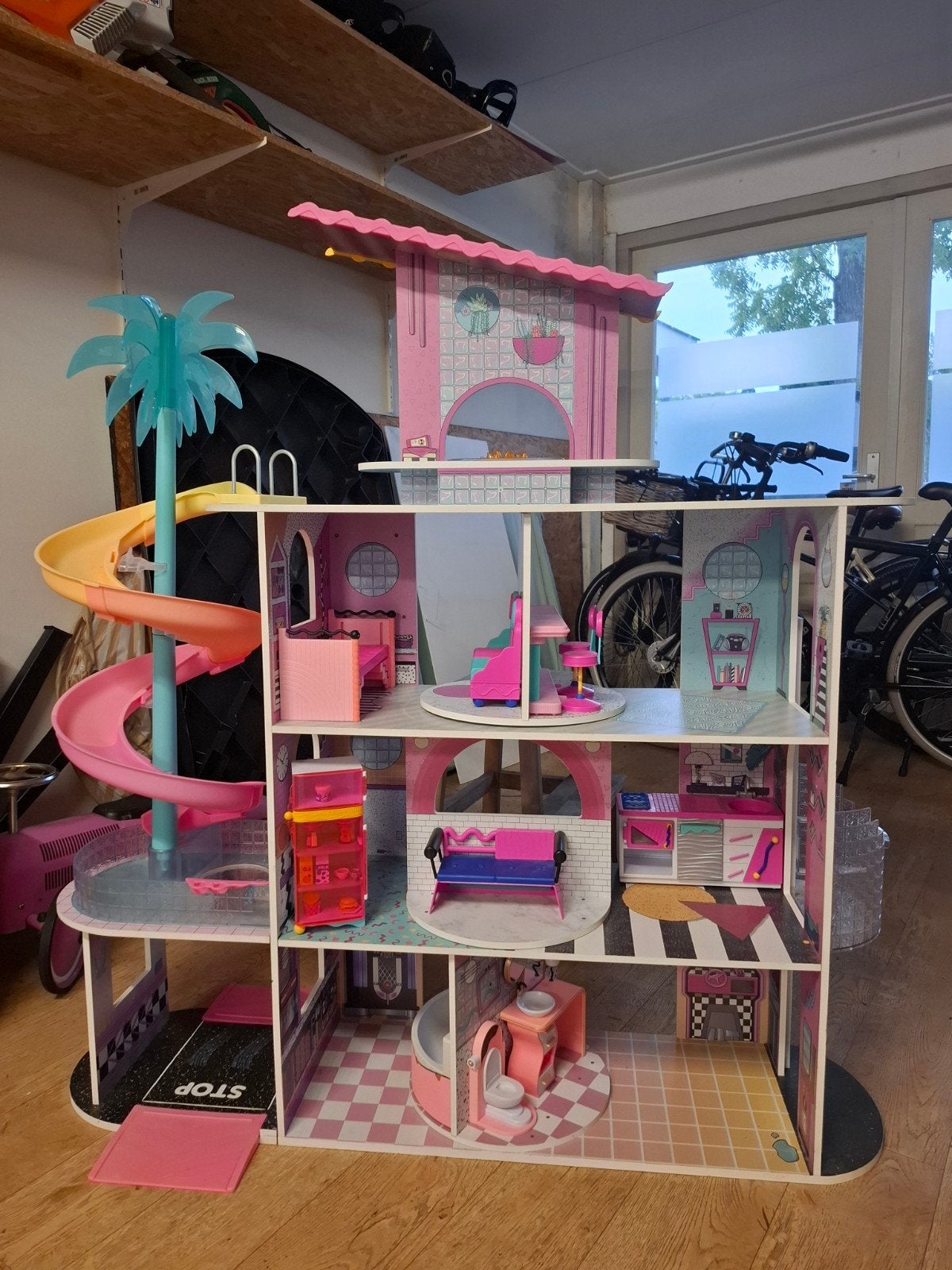Super leuk Barbie huis, Kinderen en Baby's, Ophalen, Gebruikt, Poppenhuis