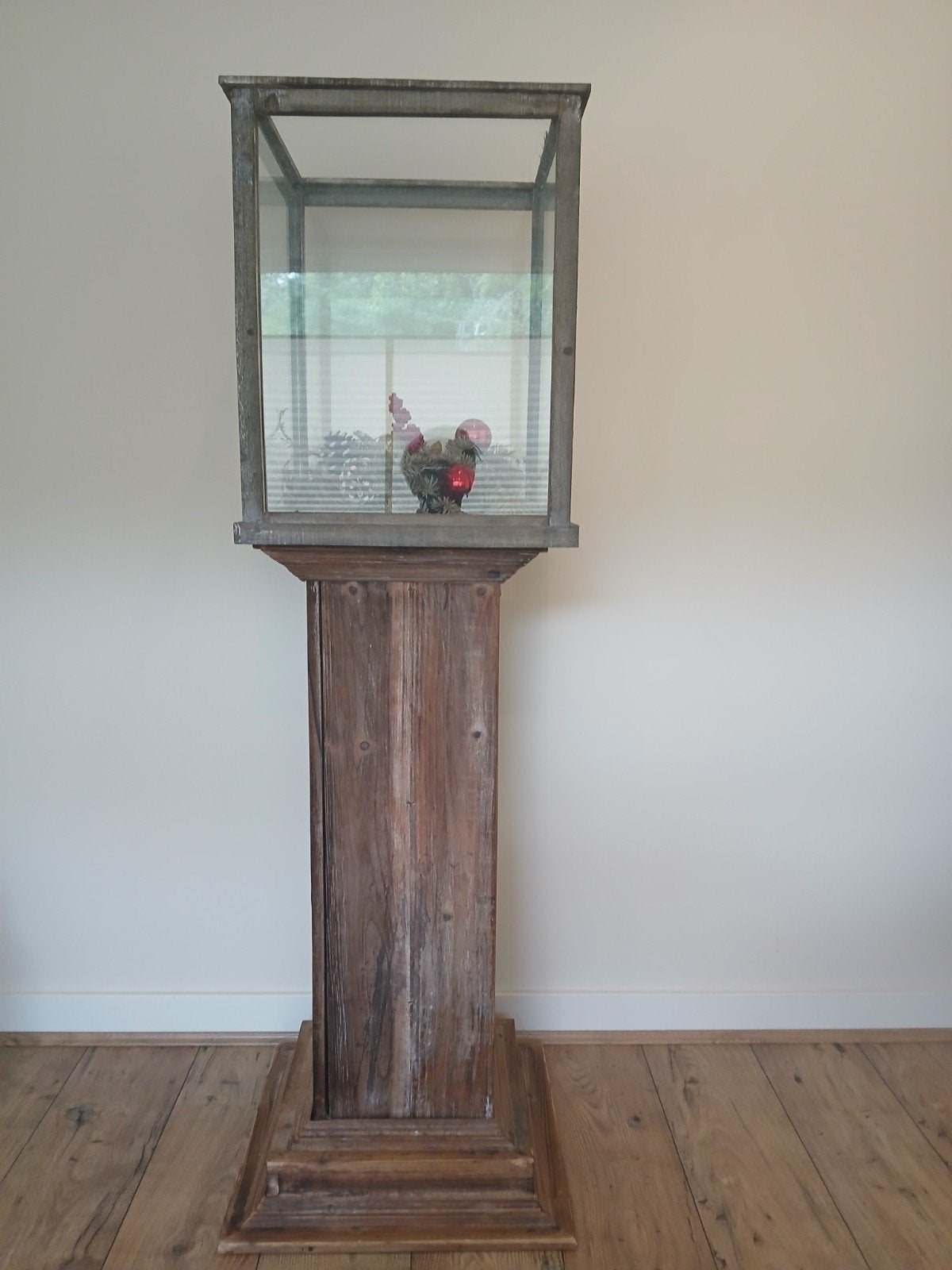 Houten sokkel met glazen vitrine, Ophalen, Hout, Gebruikt, Landelijk