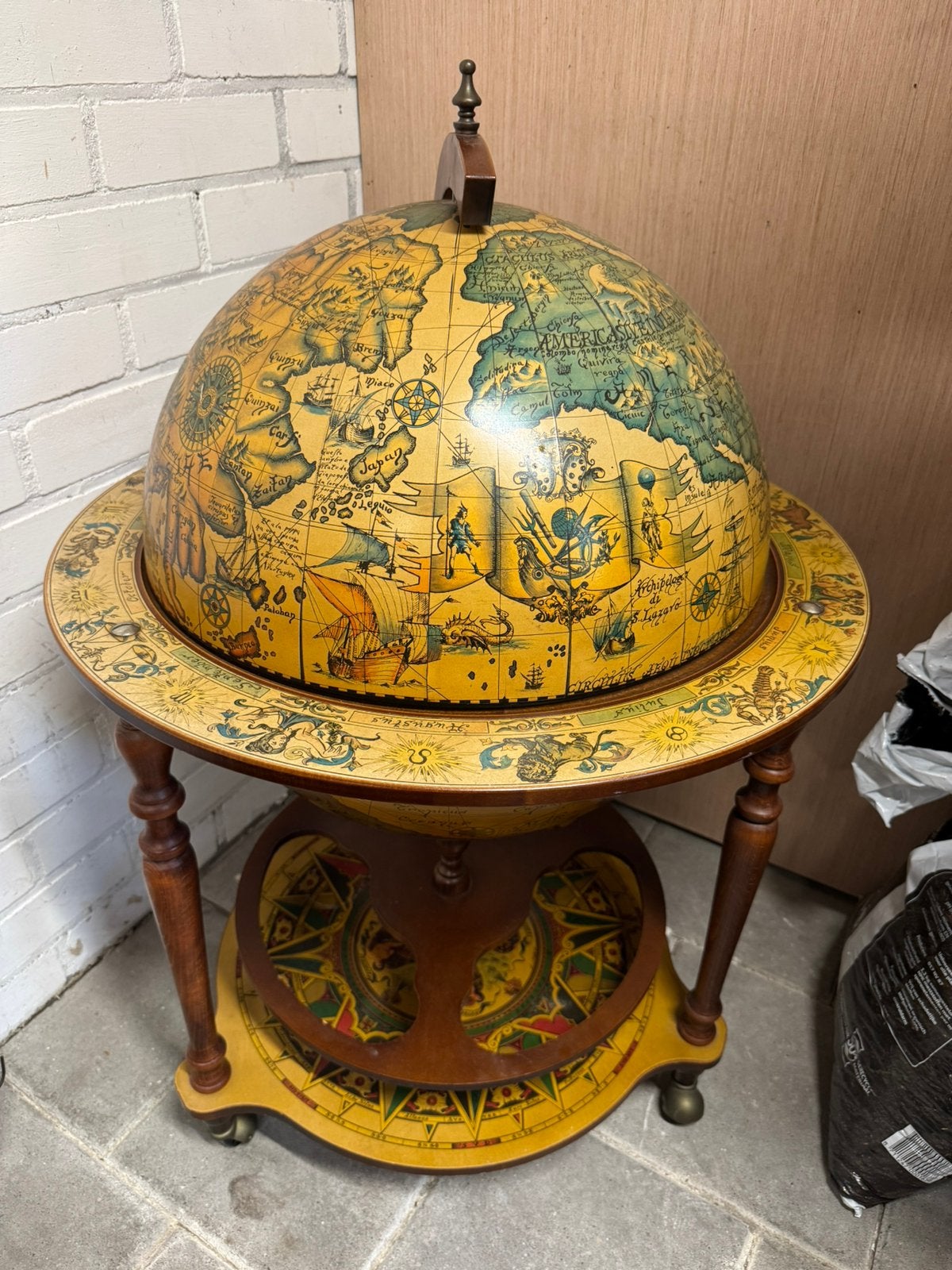 Prachtige Vintage Globe Bar / Wereldbol Bar (Hoogte 90 cm), Ophalen, Gebruikt