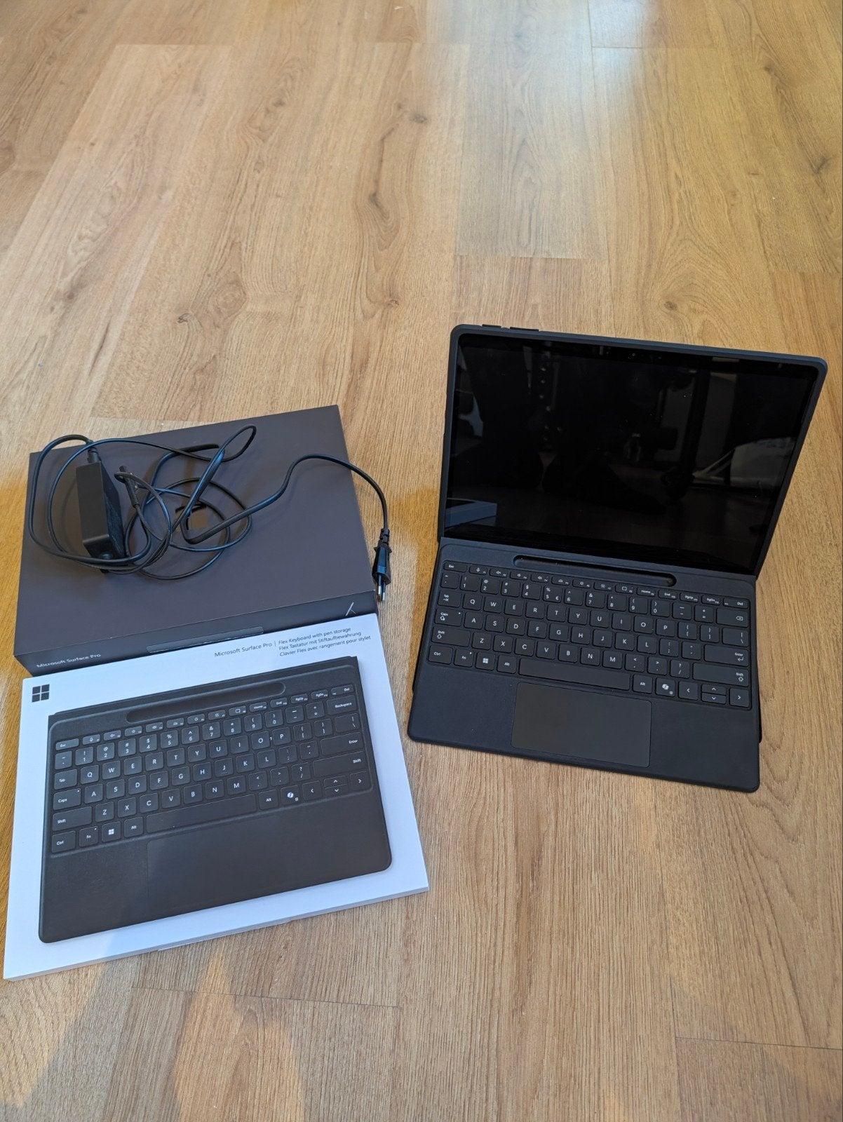Microsoft Surface Pro 11th edition met hoes en toetsenbord, Computers en Software, Surface Pro 11th edition, Ophalen of Verzenden