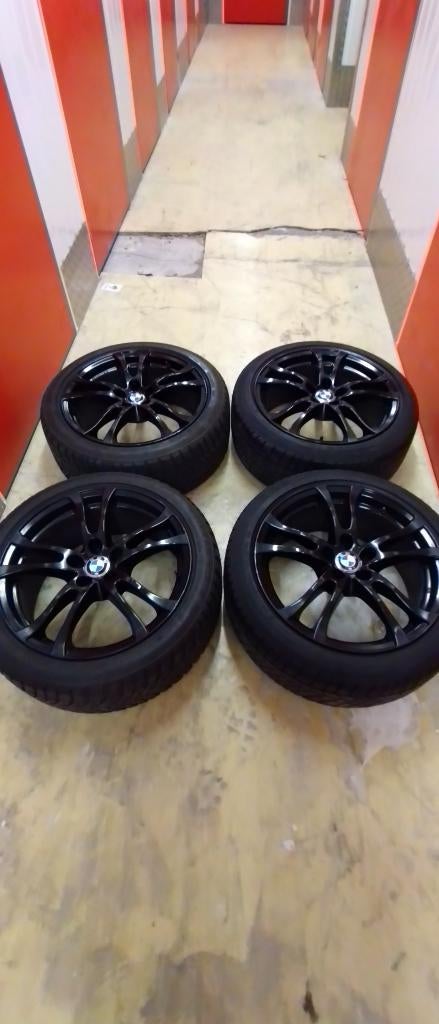 Bmw wielen 18 inch met goede winterbanden, Auto-onderdelen, Banden en Velgen, Ophalen, 18 inch, Gebruikt, Banden en Velgen