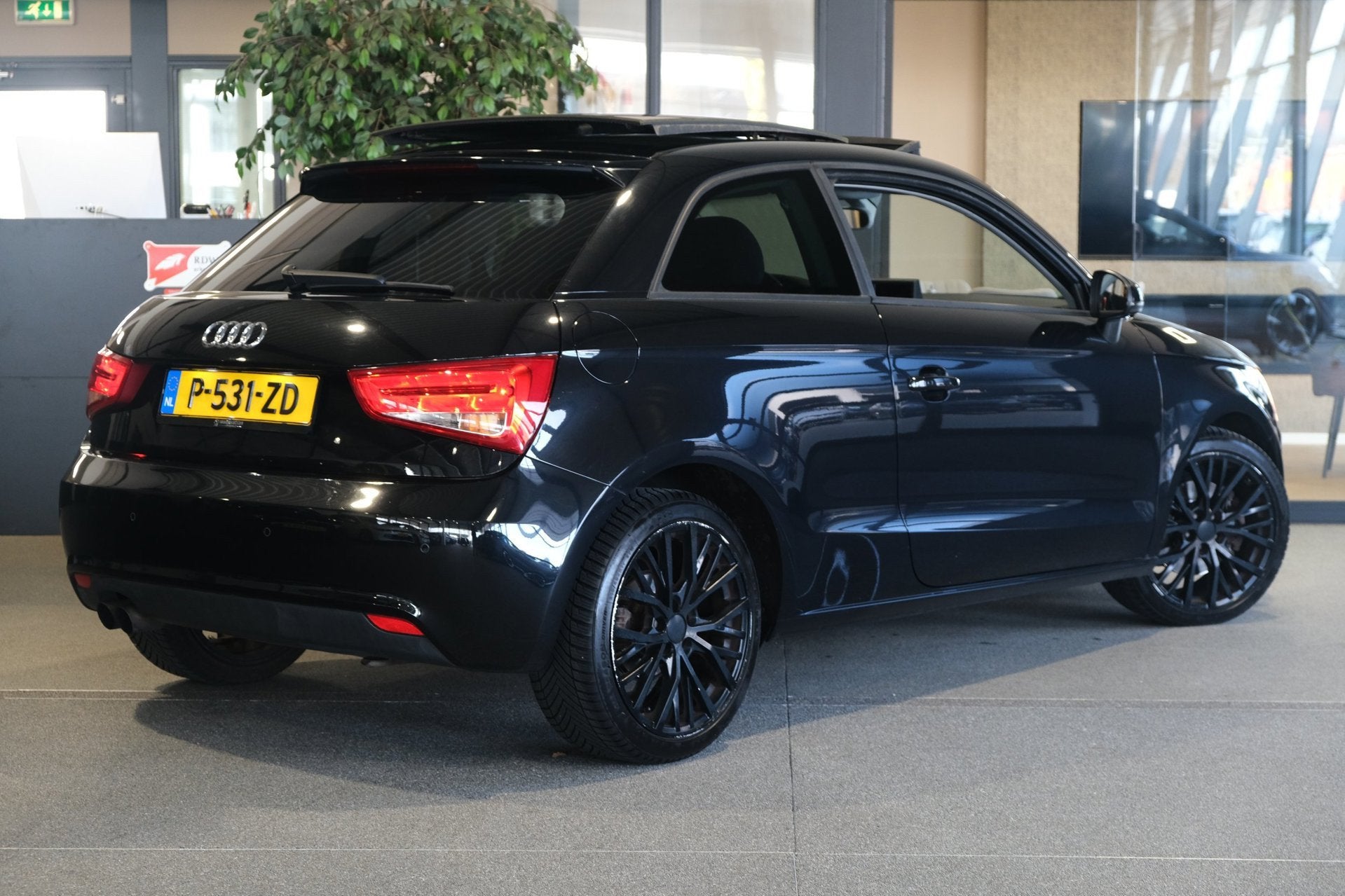 Audi A1 1.4 TFSI Pro Line S-Tronic Pano Pdc Navi MF-Stuur, Stof, 4 cilinders, 4 stoelen, 1100 kg