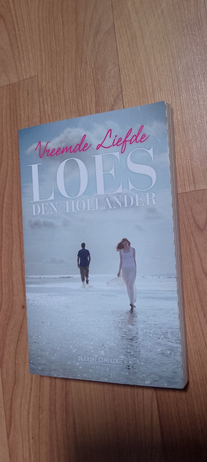 Loes den Hollander - Vreemde liefde, Ophalen of Verzenden, Zo goed als nieuw, Loes den Hollander