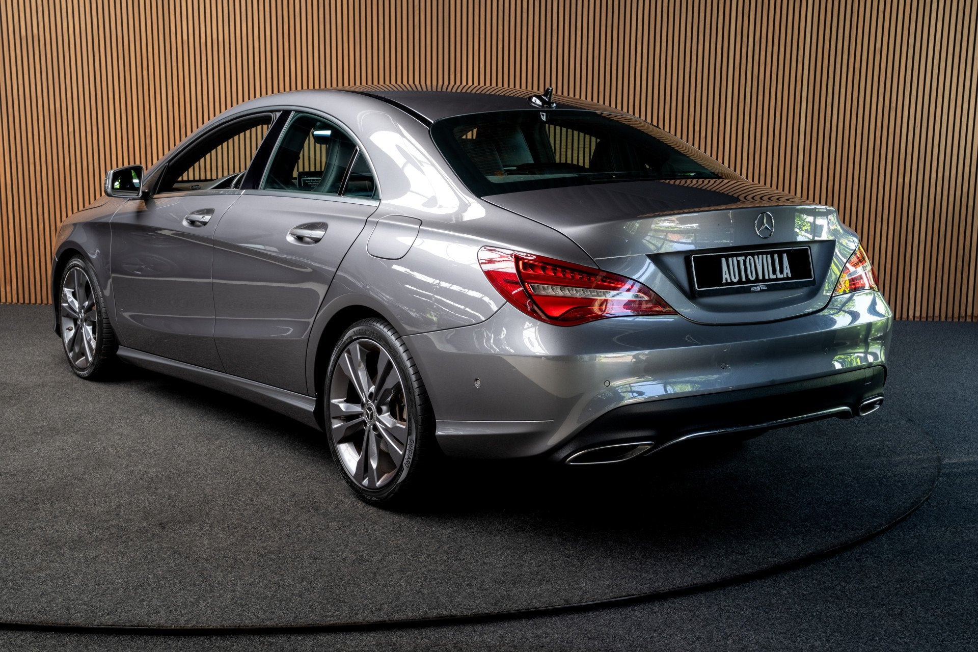 Mercedes-Benz CLA-Klasse 180 d AMG line Navi Leer Camera PTS, CLA, Achterwielaandrijving, Gebruikt, 4 cilinders