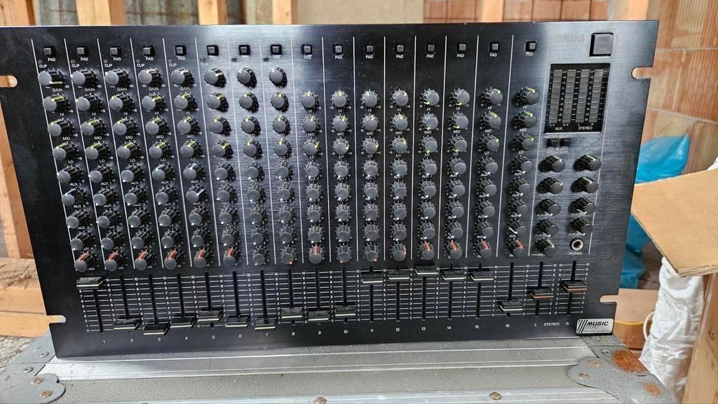 Yamaha MV1602 Mengpaneel - Professionele Mixer, Muziek en Instrumenten, Mengpanelen, Ophalen of Verzenden, Gebruikt, 10 tot 20 kanalen