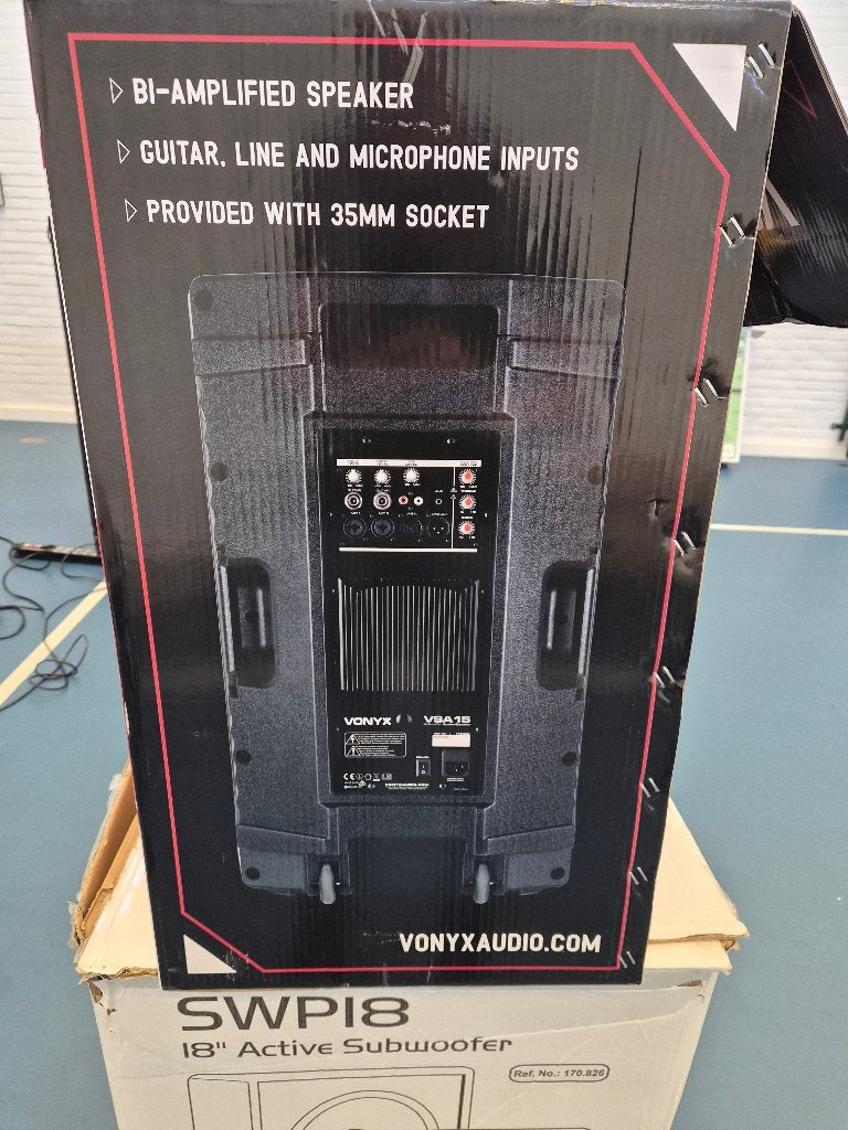 Vonyx VSA15 Bi-Amplified Speaker en SWP18 Subwoofer, Ophalen, Zo goed als nieuw, Dj-set, Overige merken