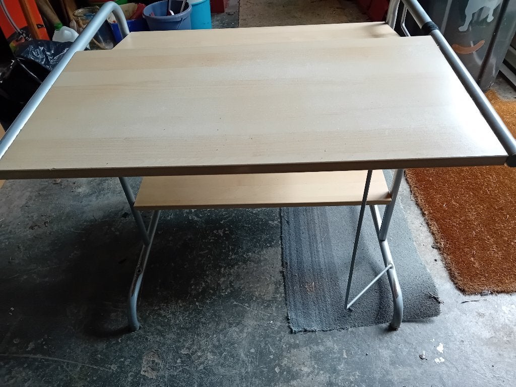 Computertafeltje, Ophalen, Grenenhout, Gebruikt, Modern, hout en zilver metaal.