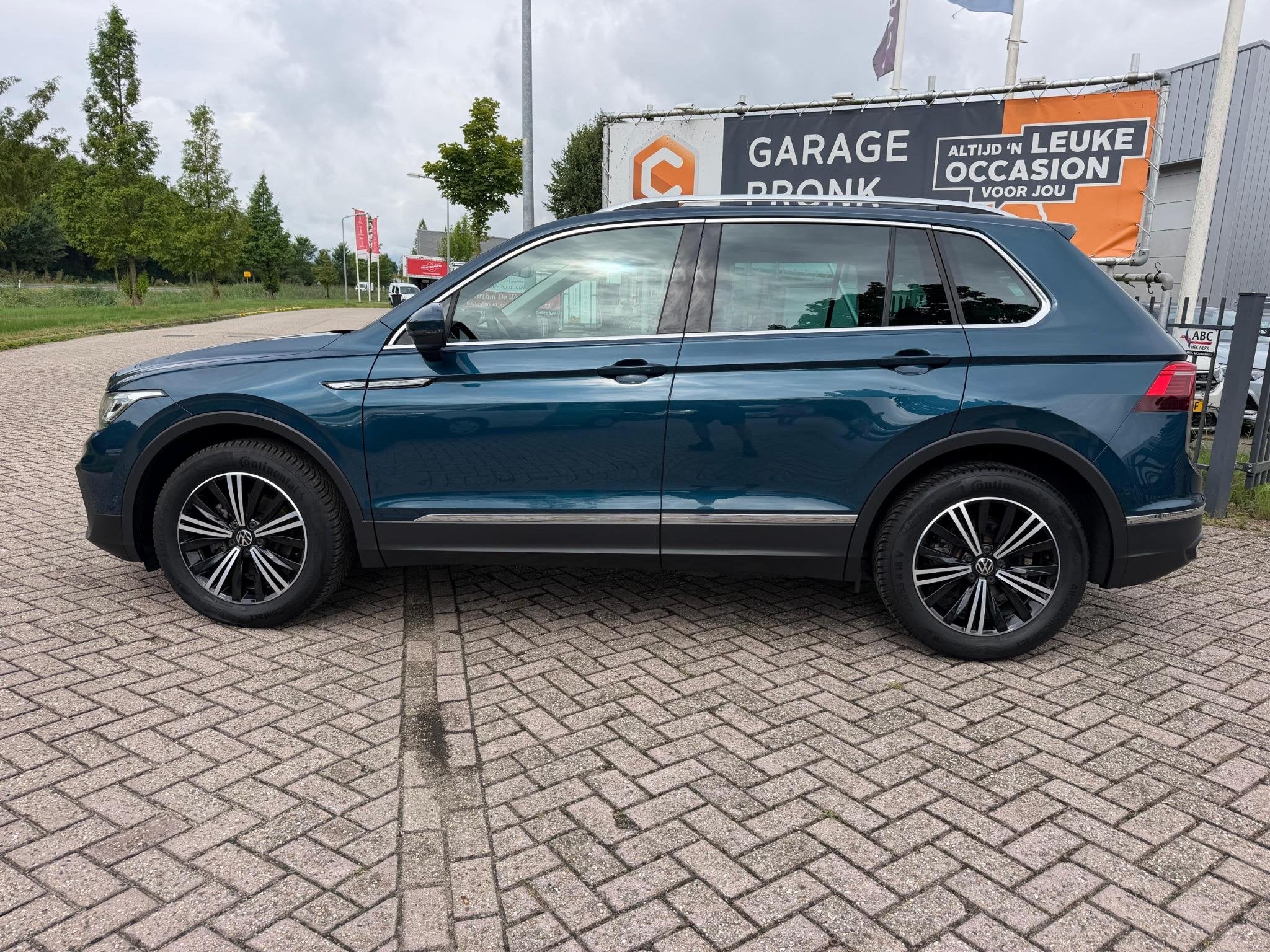 Volkswagen Tiguan 1.5 TSI BOVAG GARANTIE CARPLAY/ACC/NAVI/MA, Stof, 4 cilinders, Blauw, Bedrijf