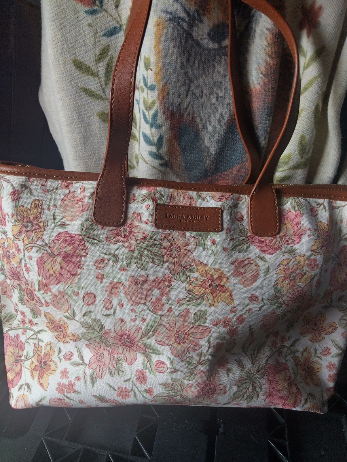 Laura Ashley tas als nieuw, Sieraden, Tassen en Uiterlijk, Tassen | Reistassen en Weekendtassen, Ophalen of Verzenden, 30 cm of meer
