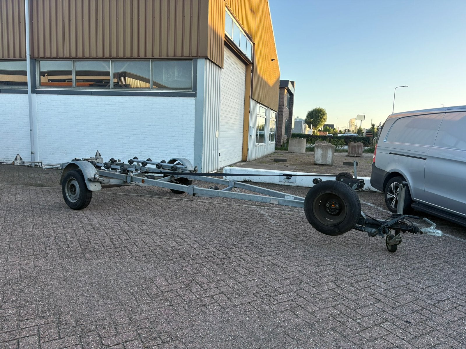 Escort Boot trailer 1500 kg geremd met kenteken, Watersport en Boten, Minder dan 1500 kg, Gebruikt, Verstelbare verlichting, 6 tot 9 meter