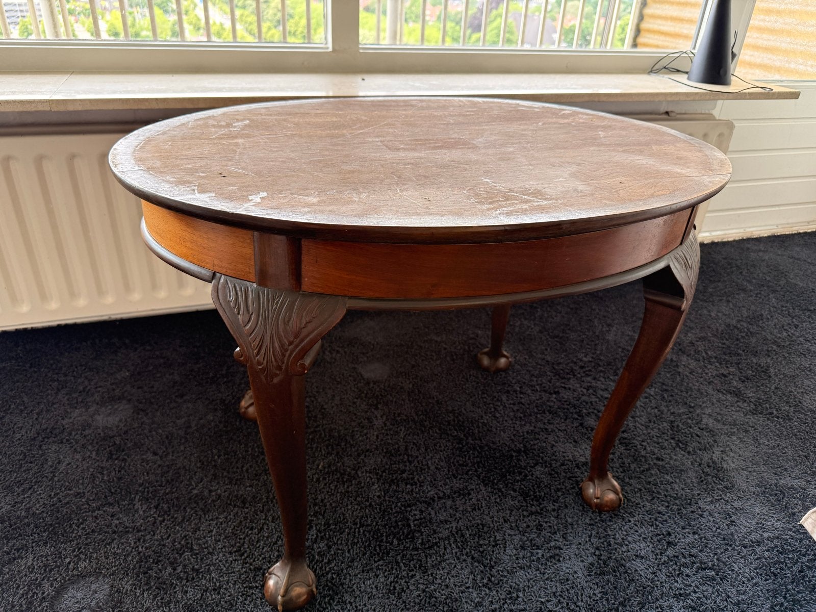 Antieke ronde salontafel met klauwpoten, Antiek en Kunst, Antiek | Meubels | Tafels, Ophalen