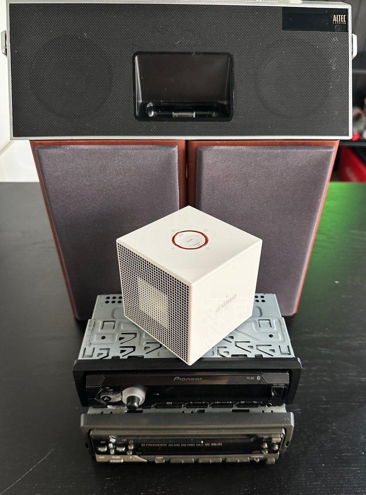 Speakers,car radio,IPOD audio station., Ophalen of Verzenden, Zo goed als nieuw, Audio