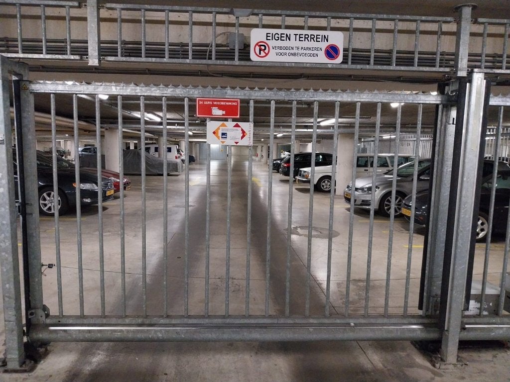 🅿️ Afgesloten parkeerplek garage De Meern (24/7 toegang) 🔒, Utrecht