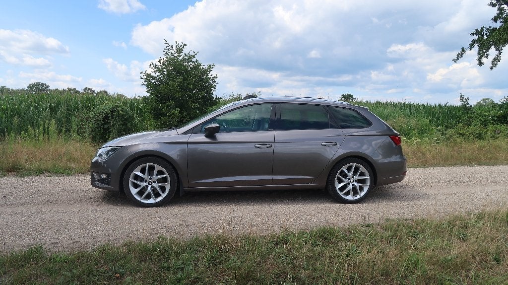 SEAT leon FR 1.4 - VOL: pano, trekhaak, matten, Auto's, Voorwielaandrijving, Leon, Leder en Stof, Grijs
