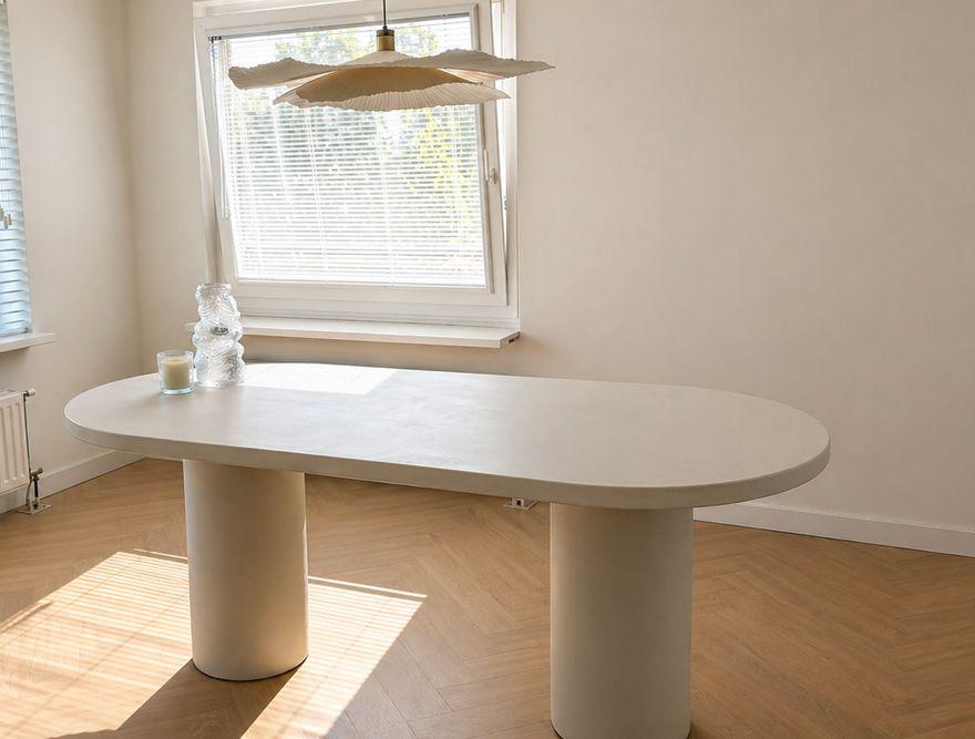 Foto 23 van Organische eettafel, tafel beton cire op maat, japandi