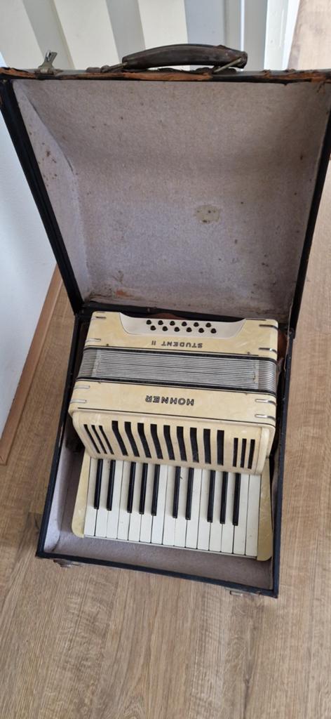 Oude Hohner Student II accordeon met koffer, Ophalen, Gebruikt, Overige formaten, Toetsaccordeon