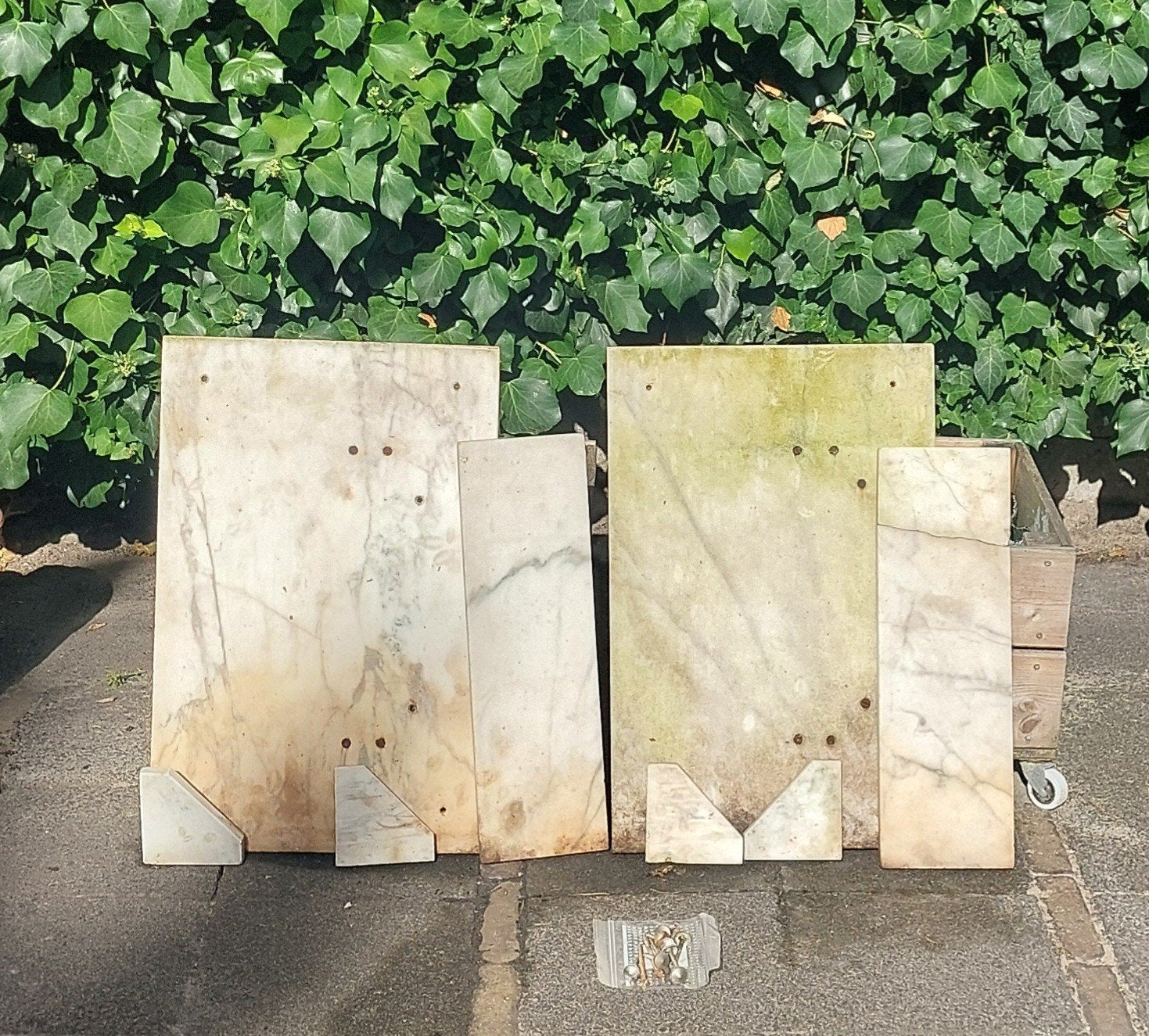2 Sets Antieke marmeren wastafel achterwanden + planchetten, Ophalen, Gebruikt, Wastafel