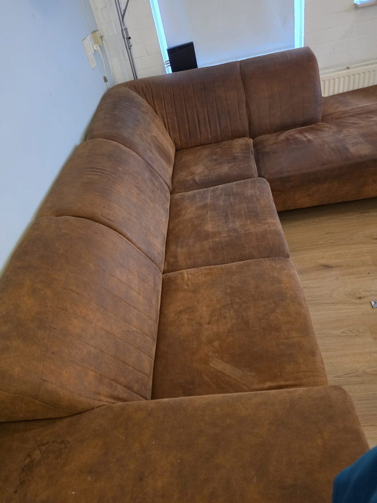 Gratis hoekbank + stoel met vlekken - zelf ophalen, Ophalen, Gebruikt, 100 tot 125 cm, Hoekbank