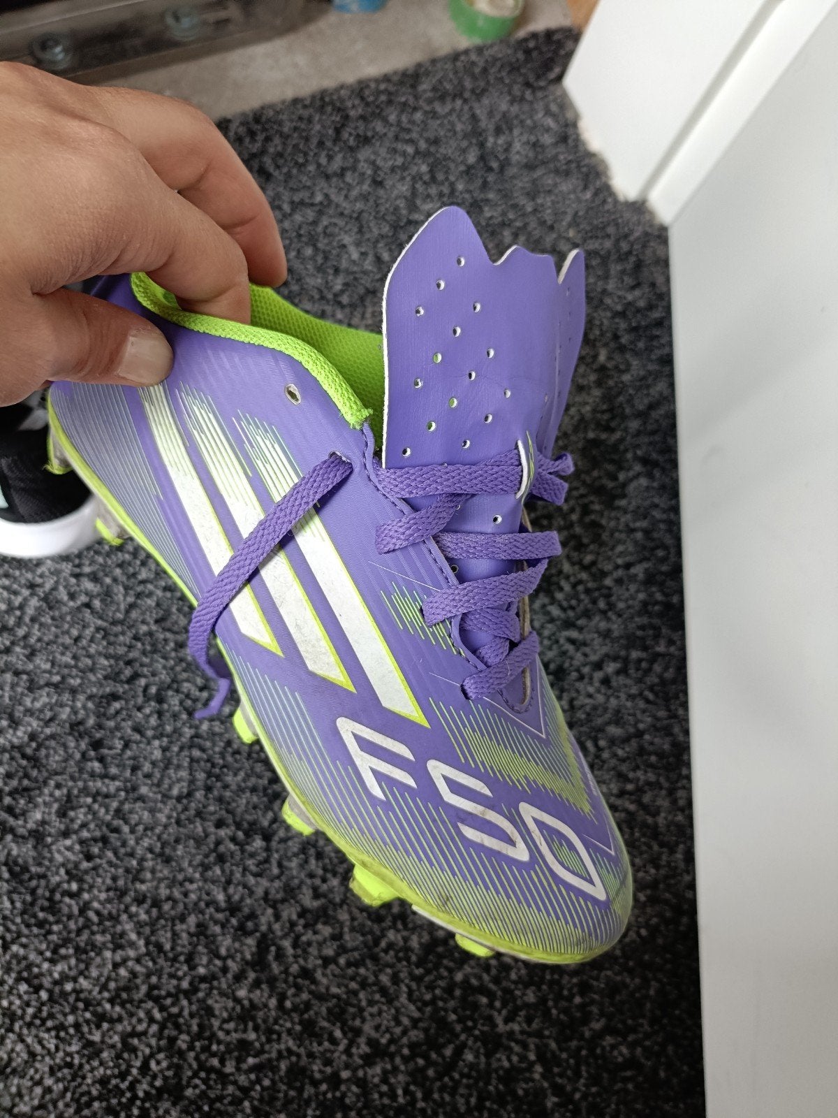 Paarse Adidas voetbalschoenen maat 35, Ophalen, Zo goed als nieuw, Schoenen
