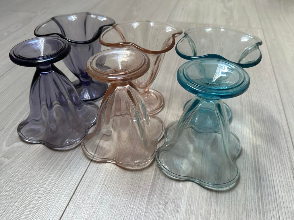 Set van 6 Gekleurde IJscoupes - Pastel Golvend Glas, Antiek en Kunst, Ophalen