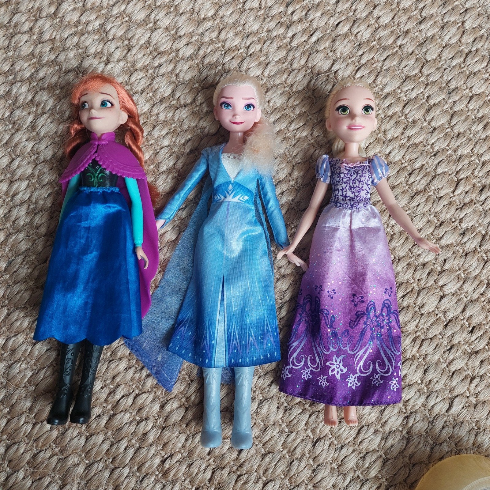 Disney frozen elsa en Anna en Rapunzel, Ophalen of Verzenden, Zo goed als nieuw, Babypop