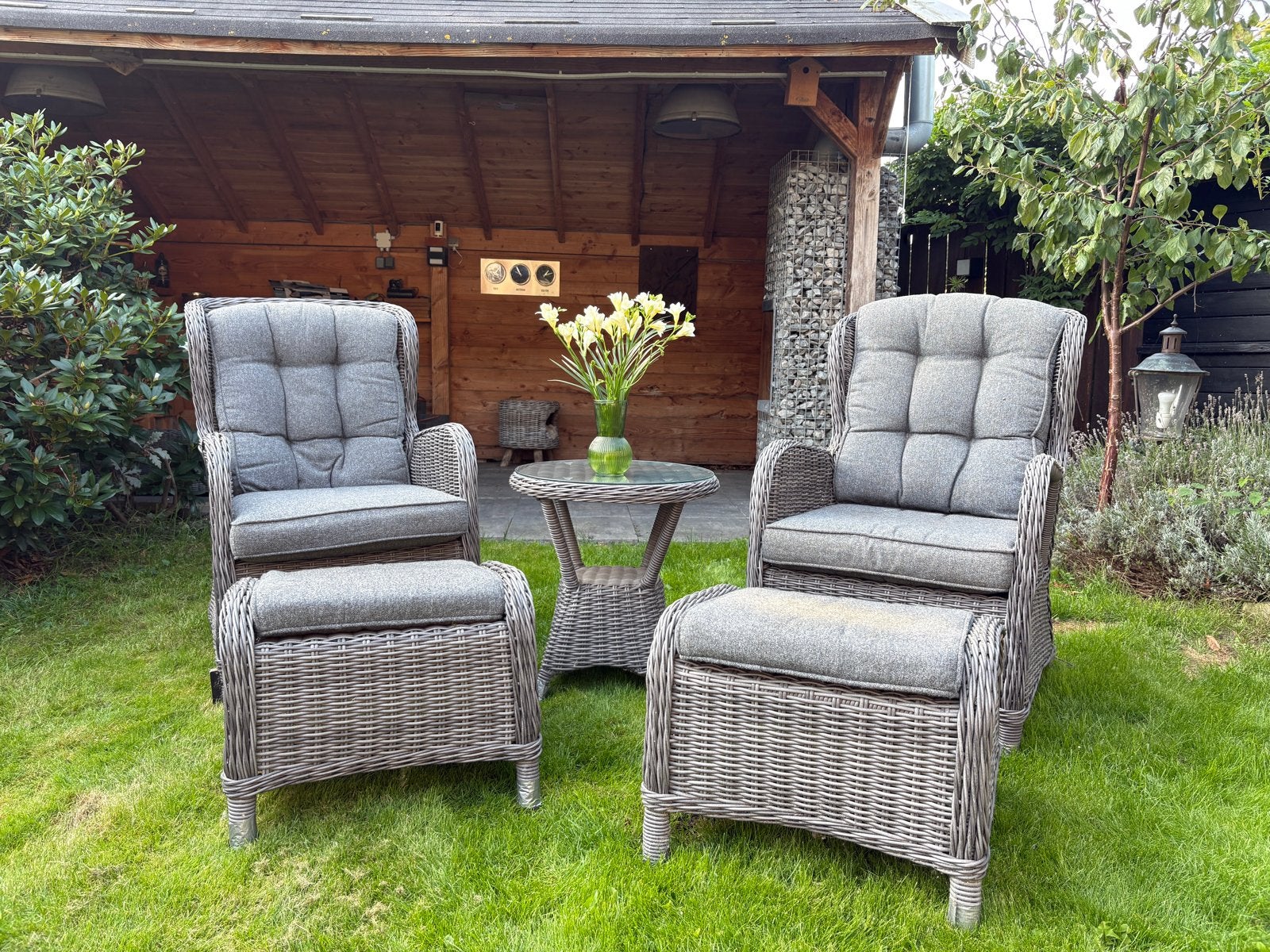 Comfortabele Wicker Tuinstoelen met Voetenbankjes en Tafel, Tuin en Terras, Gebruikt, Wicker, Stoel, Tuinset