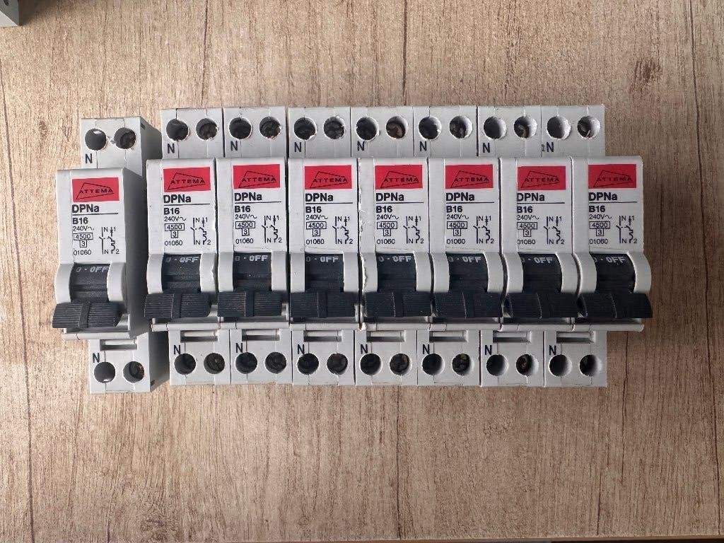 8x Attema installatieautomaat DPNa B16 240V, Ophalen of Verzenden, Zo goed als nieuw, Attema, Installatieautomaat