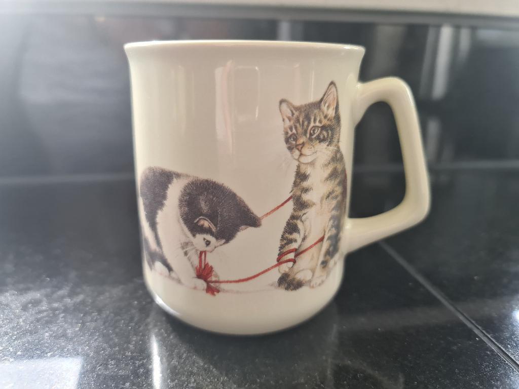 Poezen mok crème nieuwstaat animal prints, Huis en Inrichting, Keuken | Servies, Nieuw, Ophalen of Verzenden, Overige stijlen
