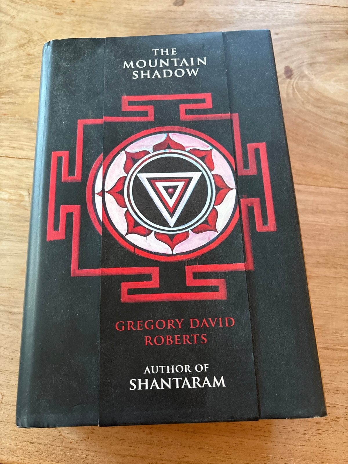 The Mountain Shadow - Gregory David Roberts, Boeken, Ophalen of Verzenden, Zo goed als nieuw, Wereld overig